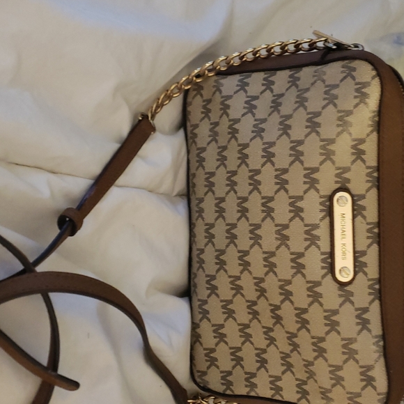 Michael Kors Large East West Crossbody Crossbody C - Picture 11 of 11